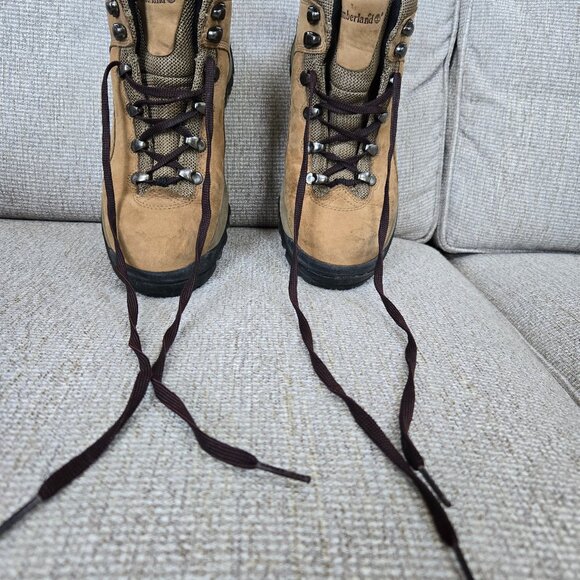 Women's Timberland hiking books size 8 1/2 M - Picture 1 of 4
